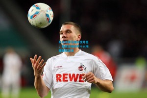 队友冲突引爆内忧外患，曼联主场闷平十人埃弗顿陷泥潭