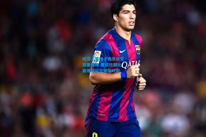 埃泽上演帽子戏法创生涯里程碑 赛后珍藏比赛用球纪念荣耀时刻