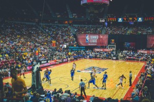 夜读现在还有心思踢球吗？绿茵场上的心灵救赎